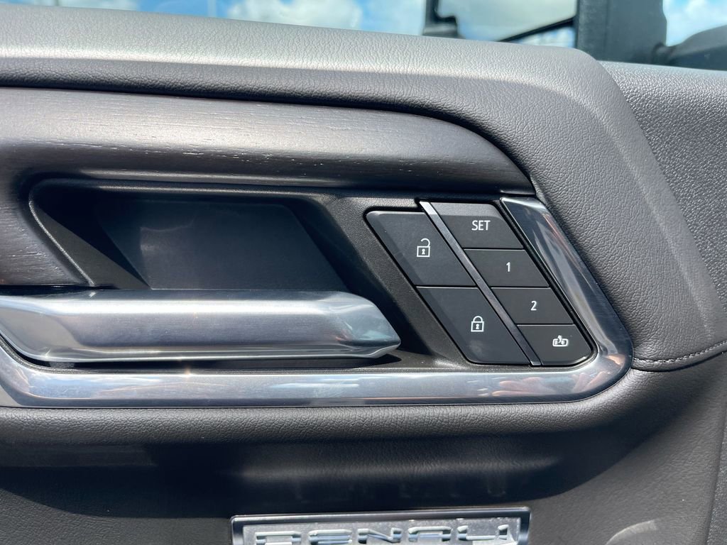 Used 2024 GMC Sierra 1500 Denali w/ Denali Reserve Package image 11