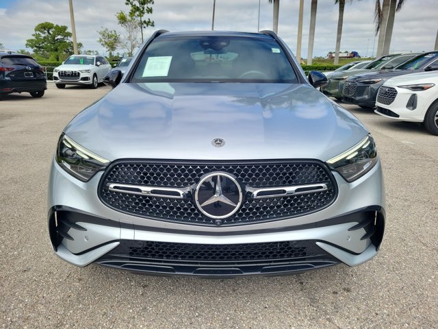 Used 2024 Mercedes-Benz GLC 300 4MATIC image 3