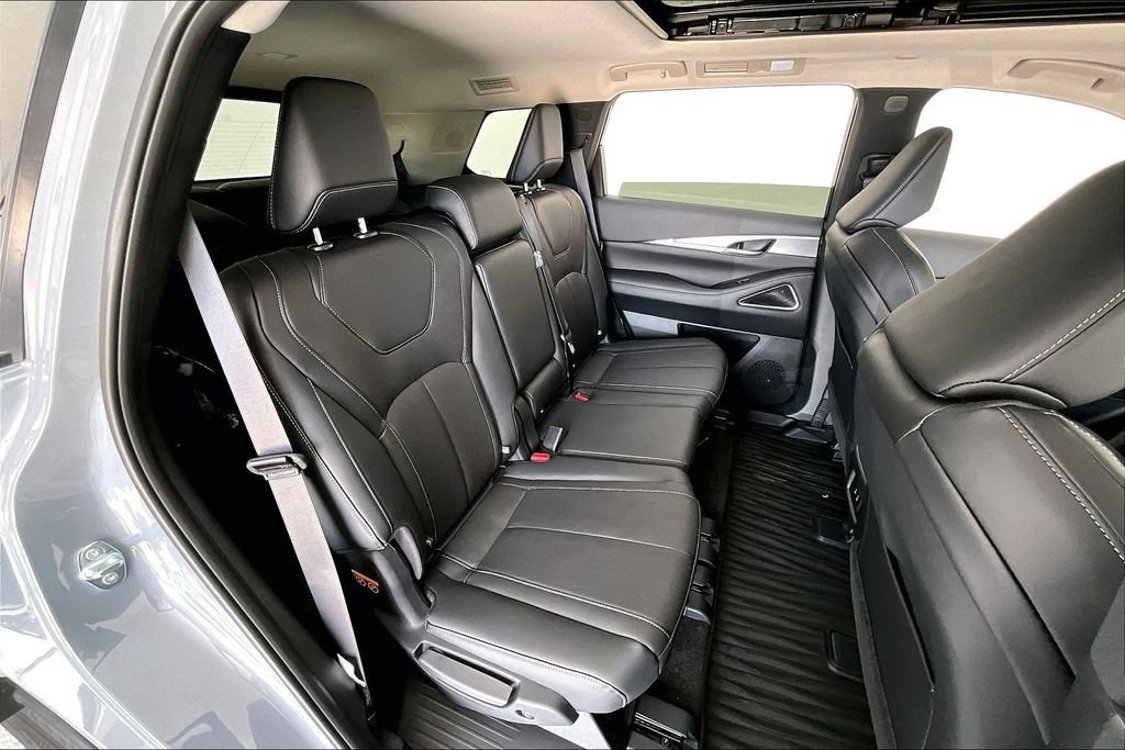 New 2027 INFINITI QX60 Luxe w/ Cargo Package FWD image 9