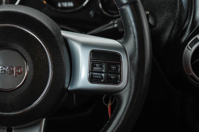 Used 2013 Jeep Wrangler Unlimited Rubicon image 16