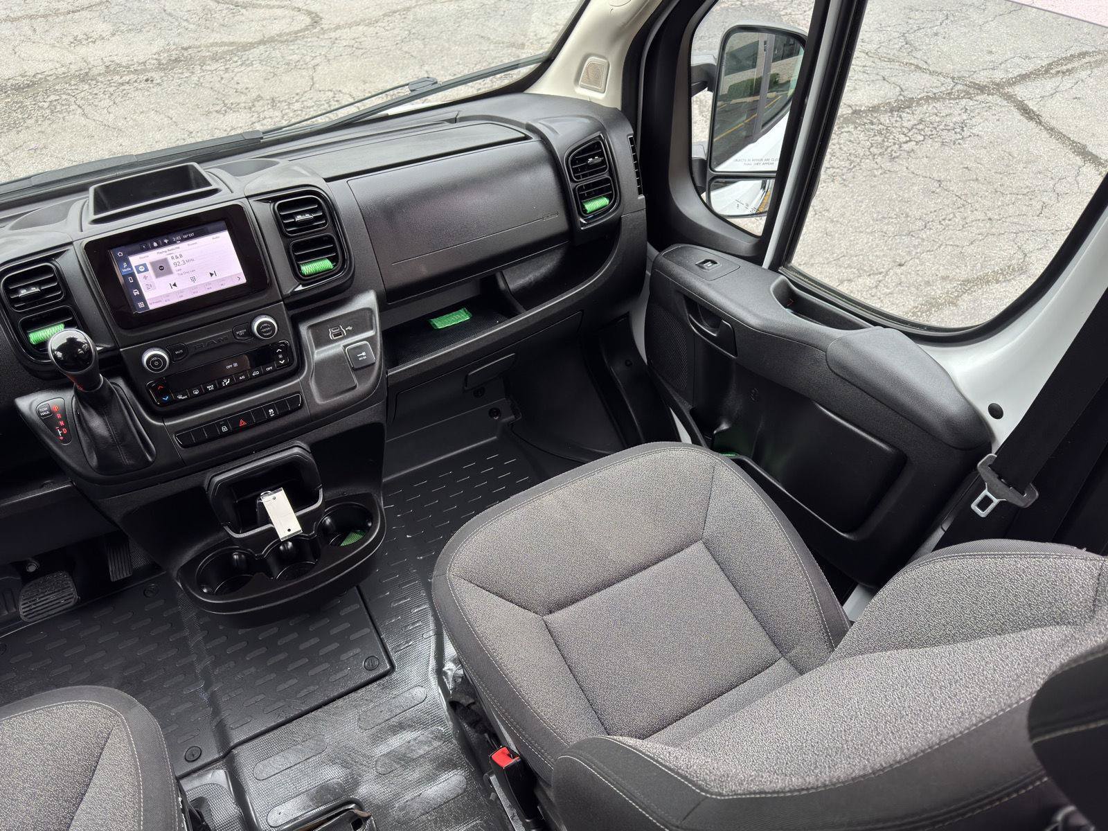 Used 2025 RAM ProMaster 2500 w/ Convenience Group FWD image 17
