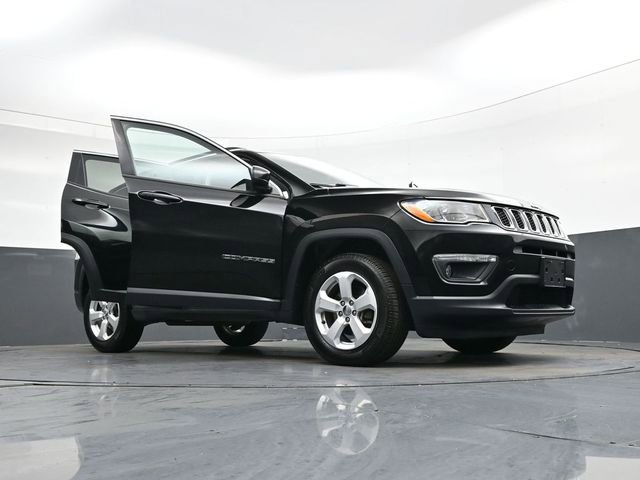 Used 2018 Jeep Compass Latitude w/ Cold Weather Group image 43