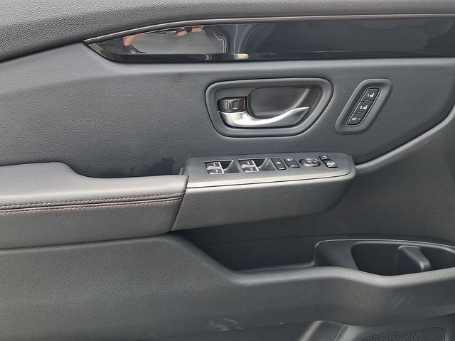 Certified 2025 Honda Pilot TrailSport image 13