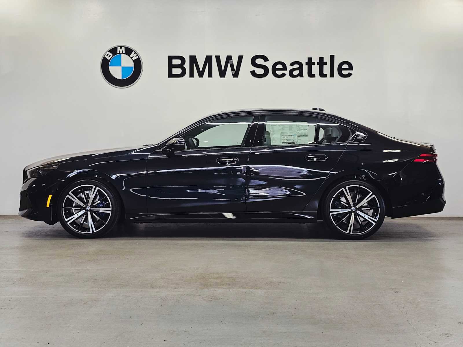 New 2026 BMW 530i xDrive w/ M Sport Package image 3