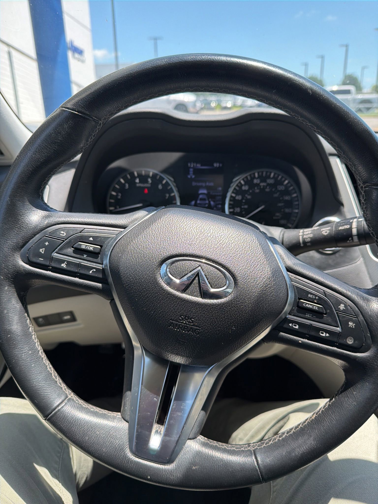 Used 2022 INFINITI Q50 Luxe w/ Cargo Package AWD/4WD image 6