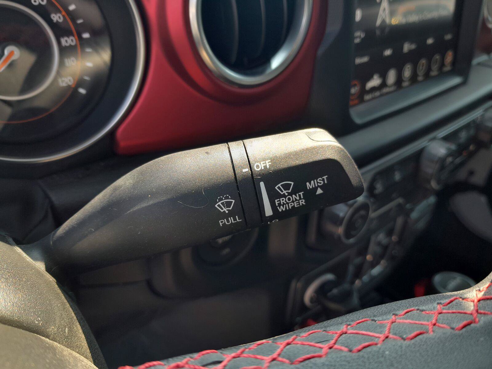 Used 2023 Jeep Gladiator Rubicon w/ Cold Weather Group AWD/4WD image 17