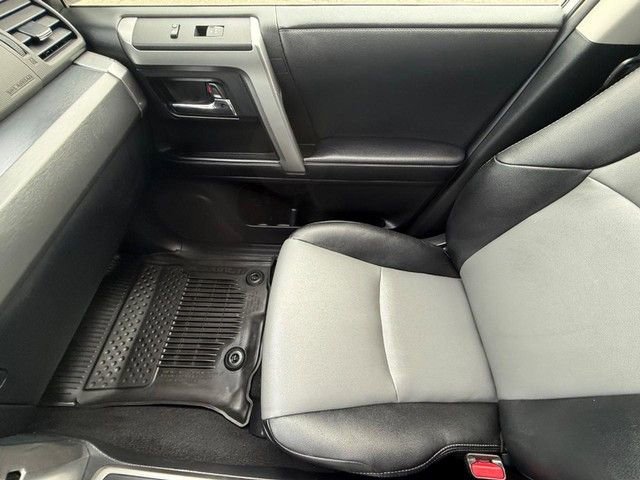 Used 2023 Toyota 4Runner SR5 Premium w/ Moonroof Package AWD/4WD image 19