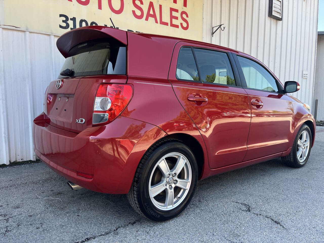 Used 2014 Scion xD image 32