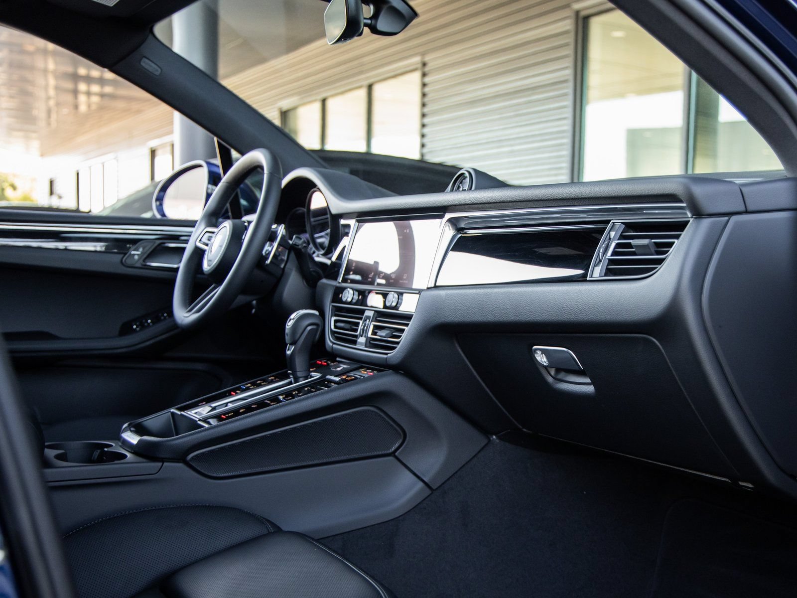 Certified 2026 Porsche Macan AWD/4WD image 47
