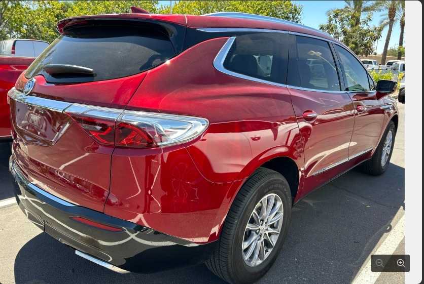 Used 2023 Buick Enclave Essence FWD image 2