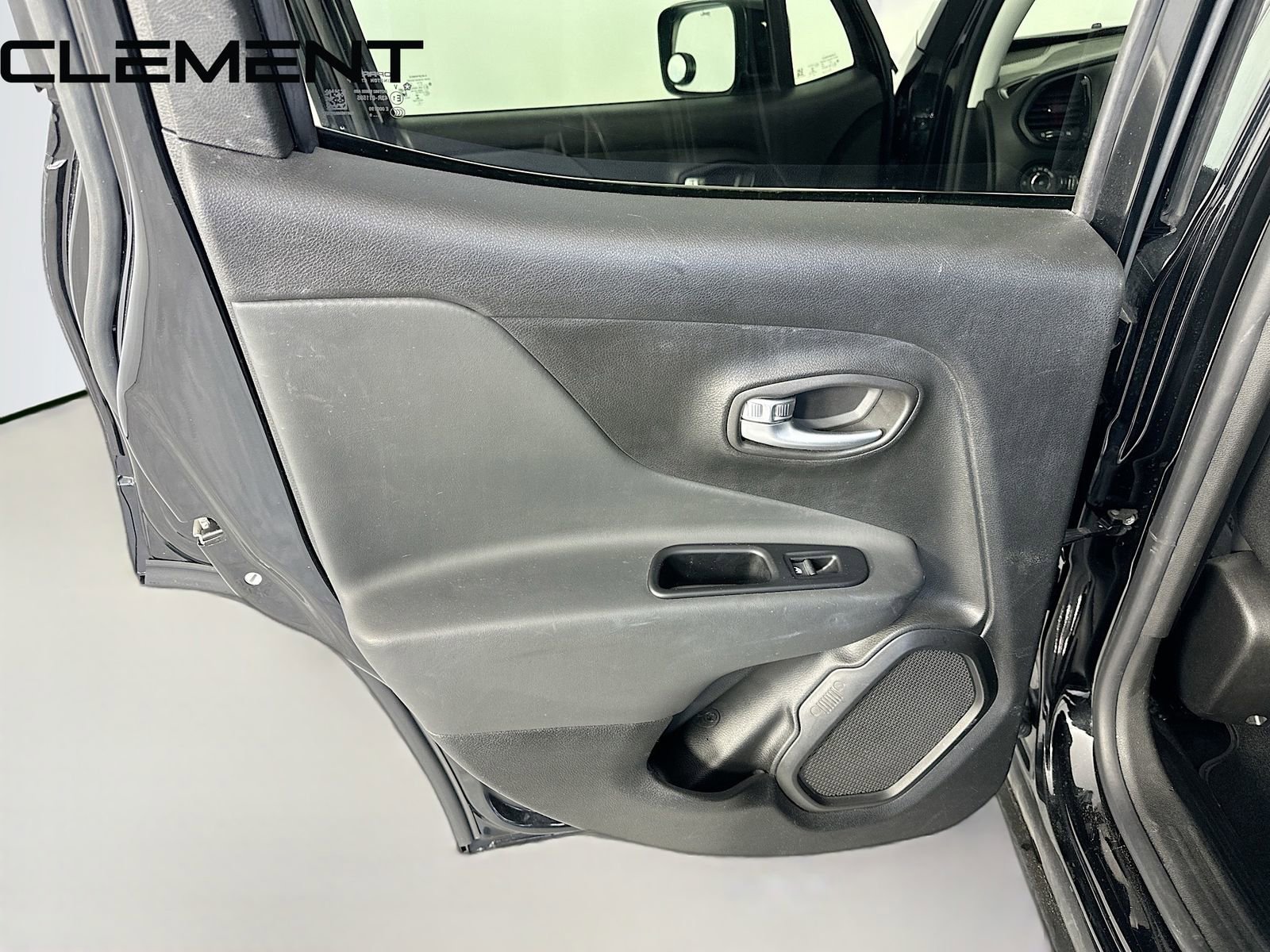 Used 2019 Jeep Renegade Altitude w/ Quick Order Package 2XM image 29