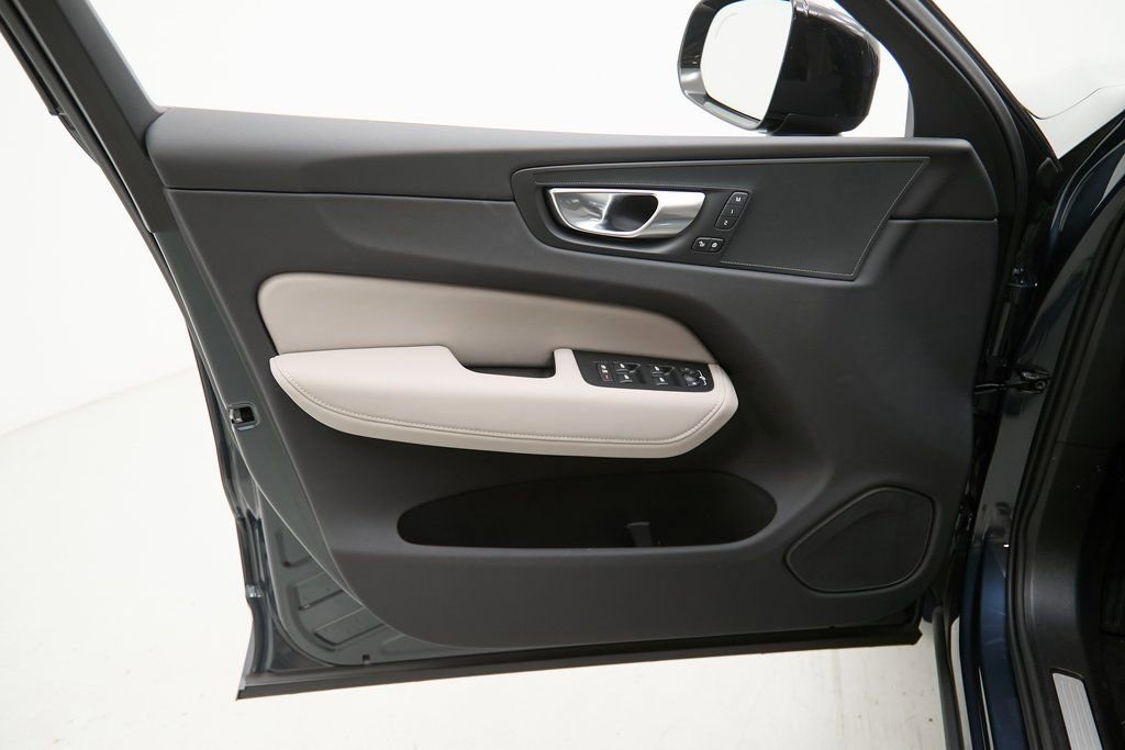 New 2026 Volvo XC60 B5 Plus w/ Protection Package Premier image 10