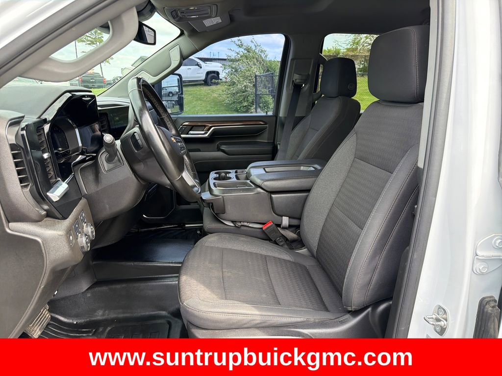 Used 2024 Chevrolet Silverado 2500 LT w/ Convenience Package image 12