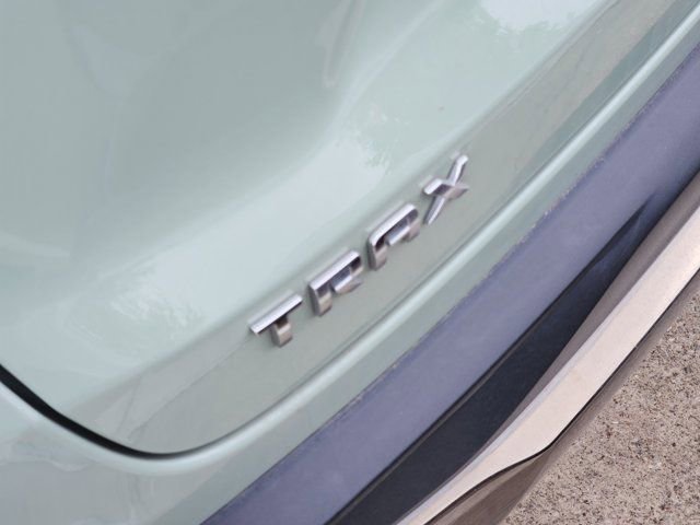 Used 2024 Chevrolet Trax ACTIV w/ Sunroof Package image 18