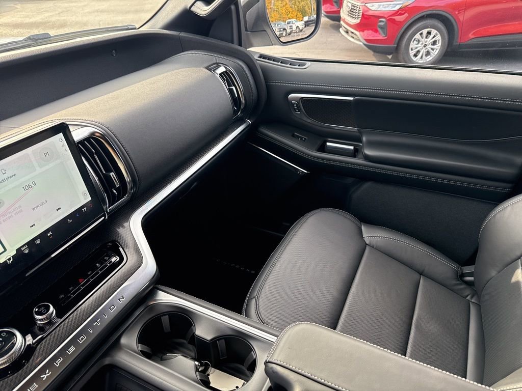 New 2025 Ford Expedition Platinum w/ Stealth Performance Package image 25