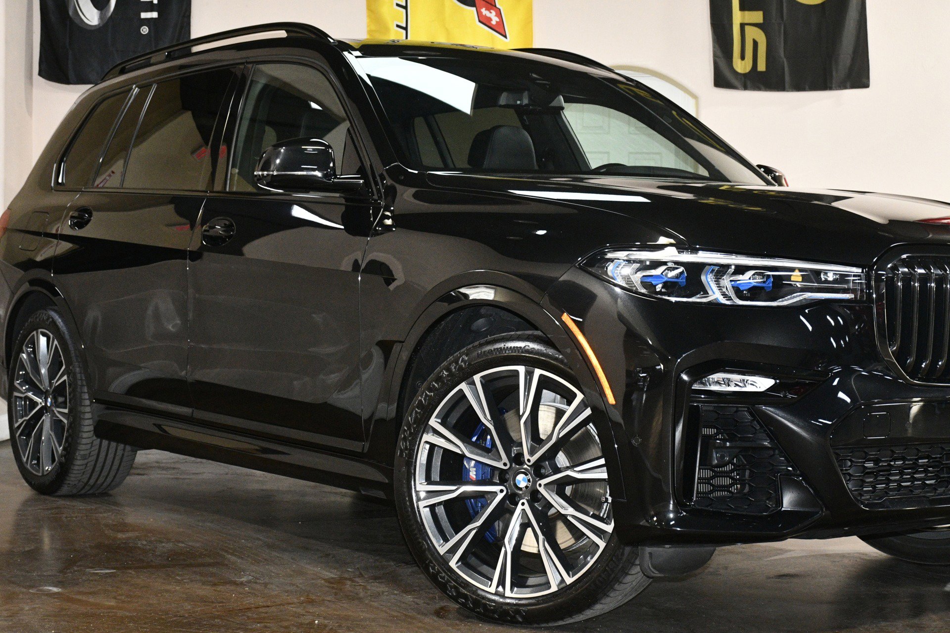 Used 2022 BMW X7 M50i w/ Luxury Seating Package image 53