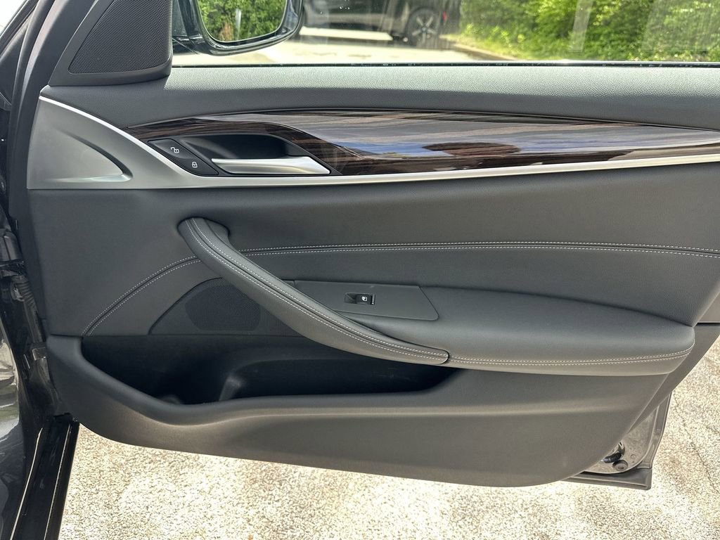 Used 2022 BMW 530i xDrive w/ Convenience Package image 32