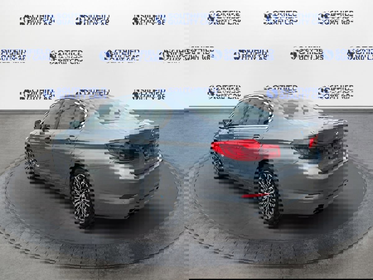 Used 2019 BMW 540i w/ Executive Package image 4