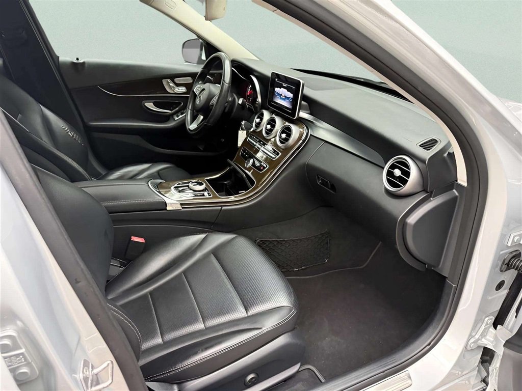 Used 2018 Mercedes-Benz C 300 4MATIC Sedan image 20