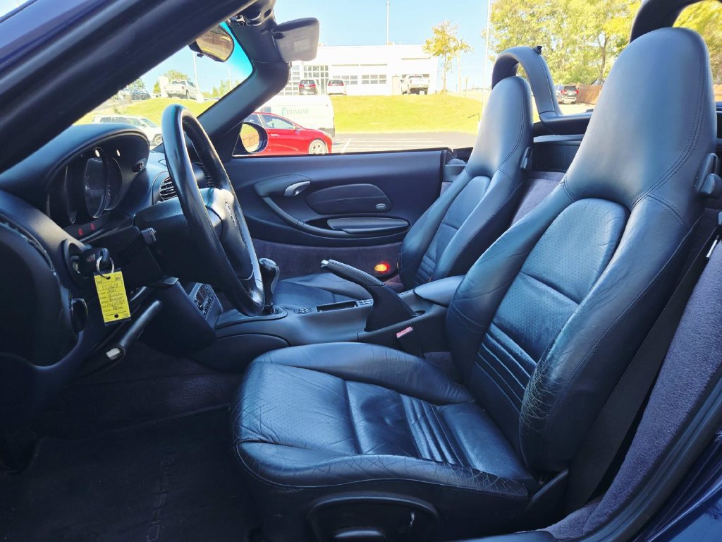 Used 2001 Porsche Boxster RWD image 11