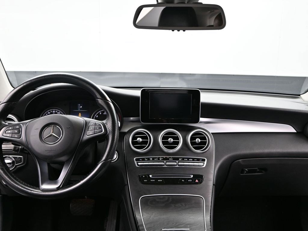 Used 2016 Mercedes-Benz GLC 300 4MATIC w/ Premium Package image 12