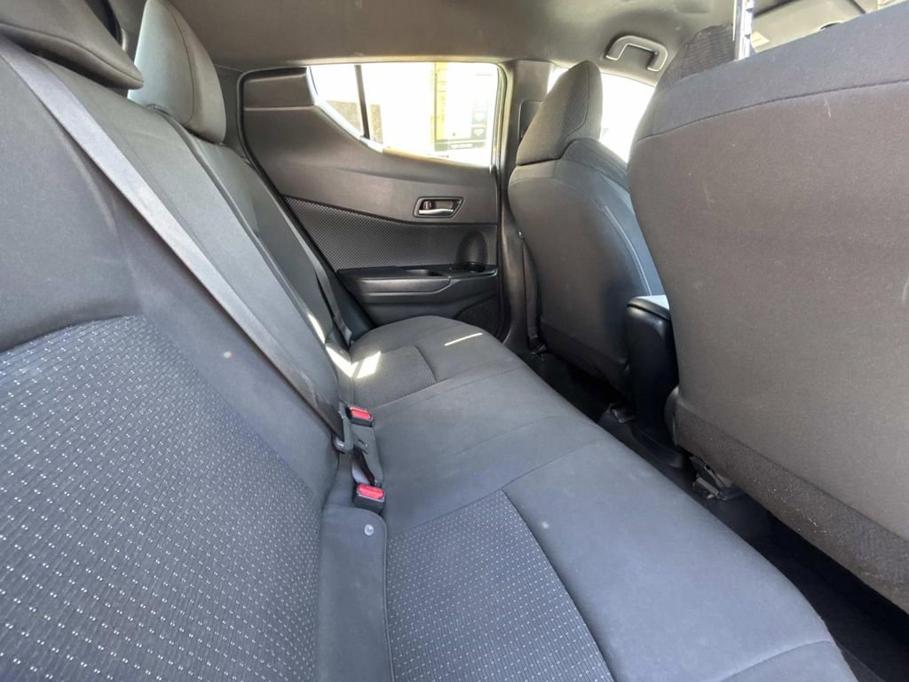 Used 2019 Toyota C-HR XLE FWD image 12