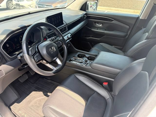 Used 2025 Honda Pilot EX-L image 13