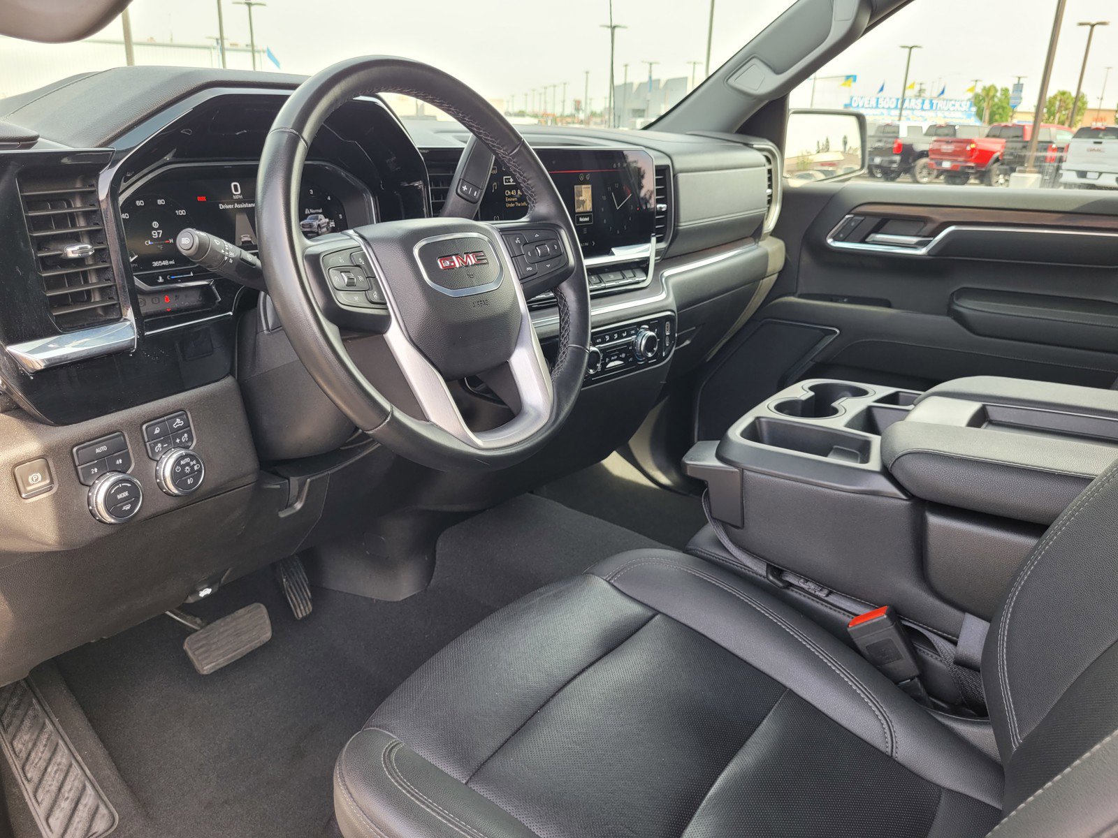Used 2024 GMC Sierra 1500 SLT image 9