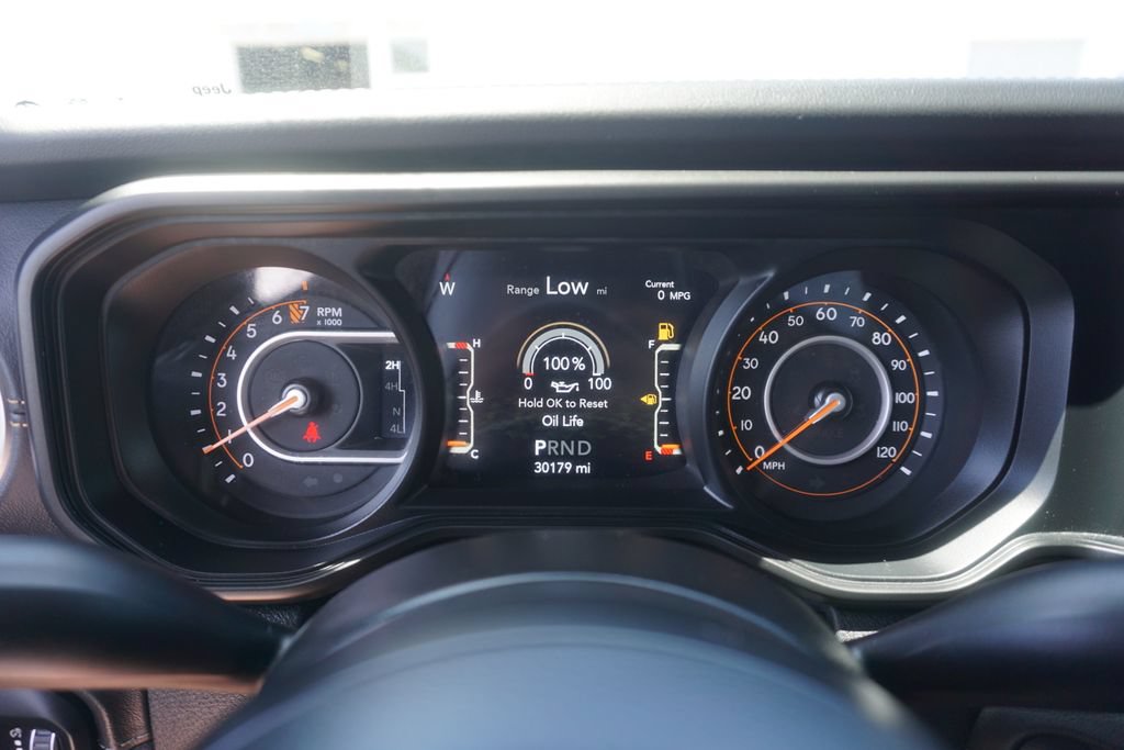 Used 2024 Jeep Gladiator Sport w/ Premium Package AWD/4WD image 5