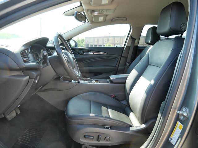 Used 2018 Buick Regal Essence w/ Driver Confidence Package #1 AWD/4WD image 10