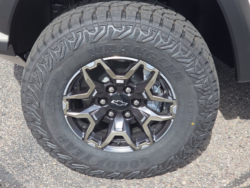 New 2026 Chevrolet Colorado ZR2 w/ Technology Package AWD/4WD image 25