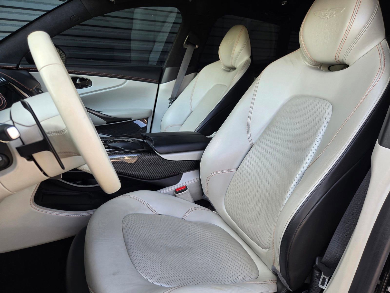 Used 2021 Aston Martin DBX AWD/4WD image 5