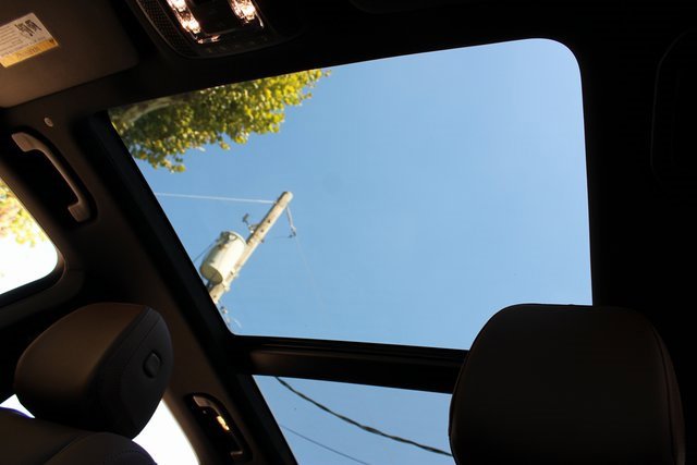 Used 2024 Mercedes-Benz GLE 450 4MATIC w/ AMG Line Exterior image 23