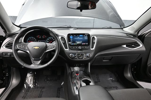 Used 2024 Chevrolet Malibu RS FWD image 18