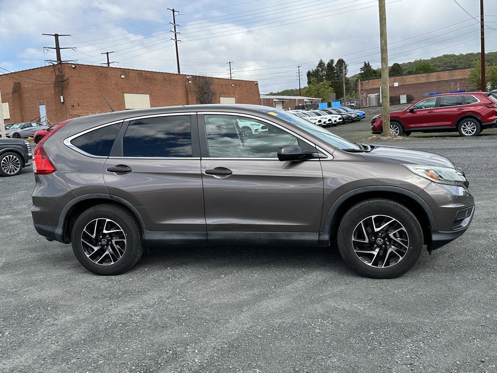 Used 2016 Honda CR-V SE image 9