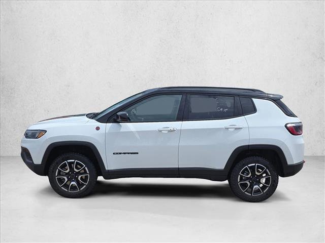 Used 2025 Jeep Compass Trailhawk AWD/4WD image 8