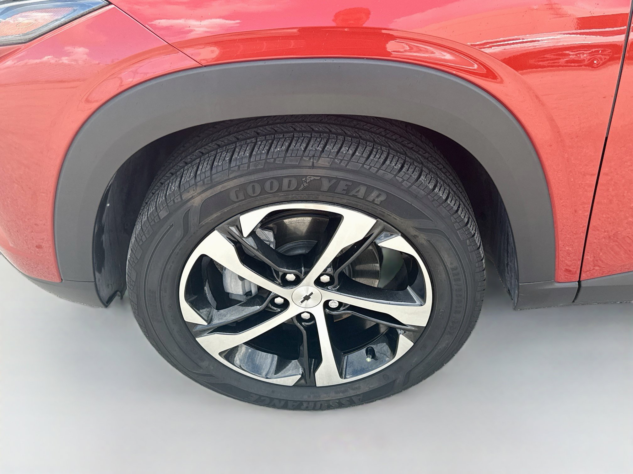 Used 2024 Chevrolet Trax RS w/ Driver Confidence Package FWD image 33