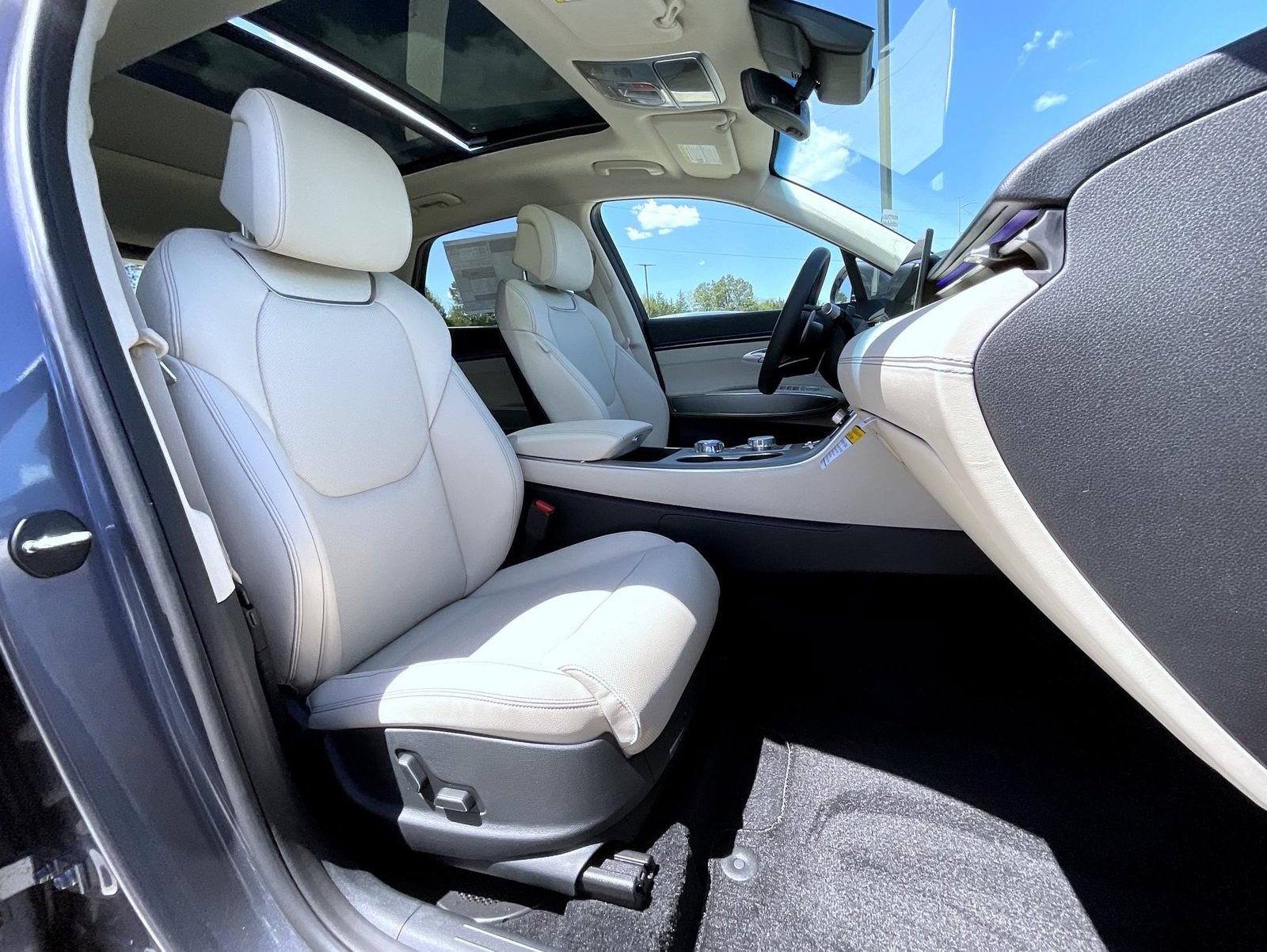 New 2026 Genesis GV70 2.5T Select AWD/4WD image 16