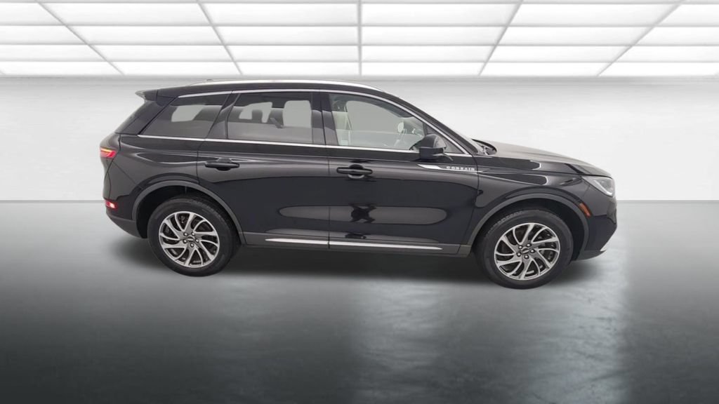 Used 2022 Lincoln Corsair AWD w/ Equipment Group 101A image 8
