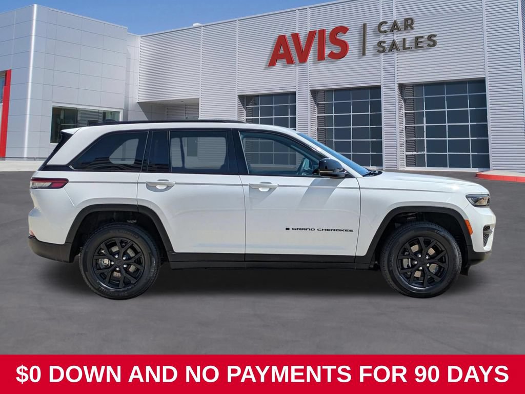 Used 2025 Jeep Grand Cherokee Altitude AWD/4WD image 5