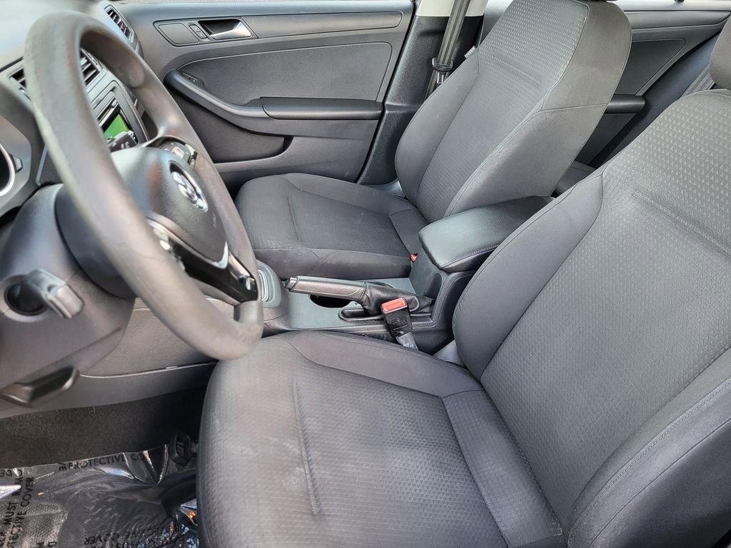Used 2015 Volkswagen Jetta S image 3