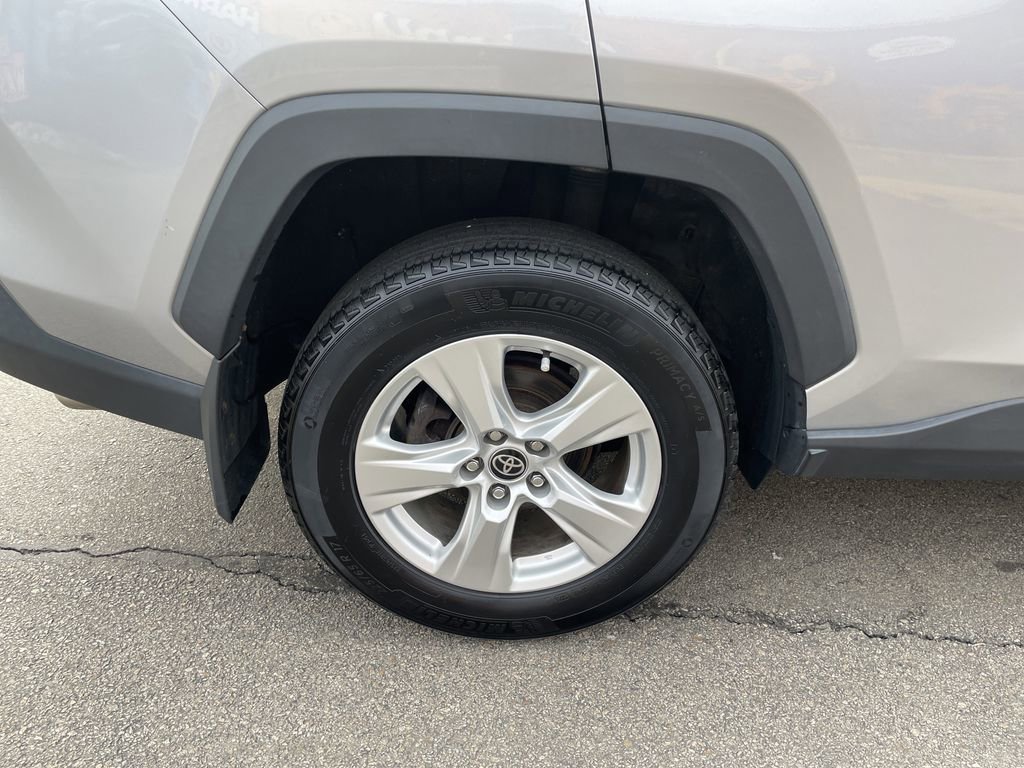 Used 2021 Toyota RAV4 XLE w/ Carpet Mat Package (TMS) image 12