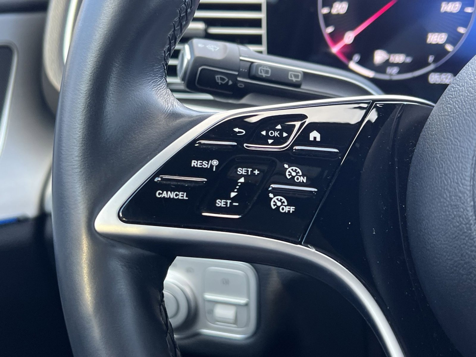 Certified 2024 Mercedes-Benz GLE 350 4MATIC image 30