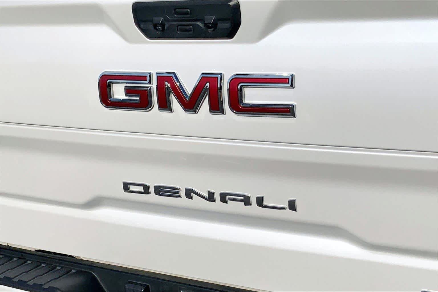 Used 2024 GMC Sierra 1500 Denali w/ Denali Reserve Package AWD/4WD image 28