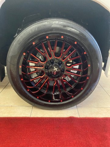 Used 2024 Toyota Tacoma TRD Sport w/ TRD Sport Upgrade Package image 33