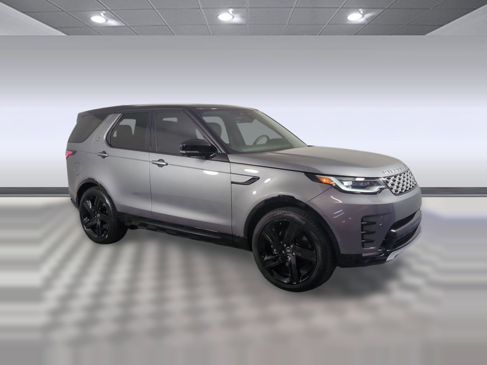 Certified 2025 Land Rover Discovery Metropolitan Edition image 4