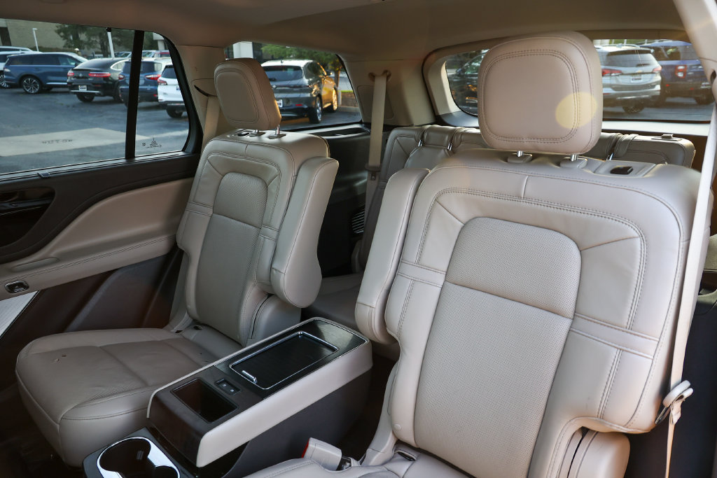 Used 2022 Lincoln Aviator Reserve w/ Equipment Group 201A AWD/4WD image 31