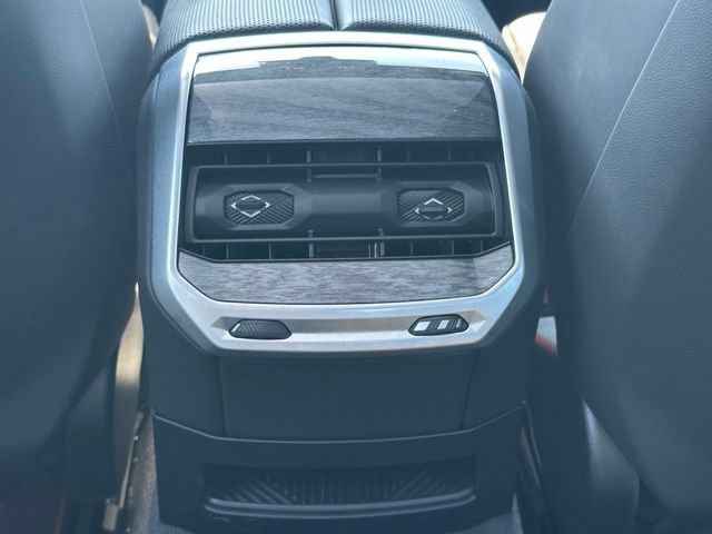 Used 2024 BMW i7 eDrive50 RWD image 29