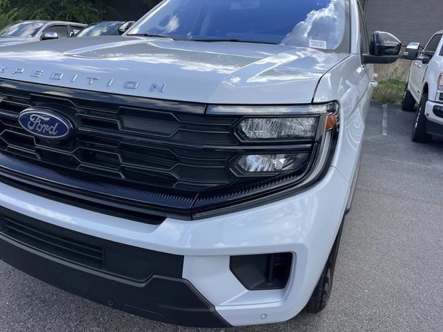 Used 2025 Ford Expedition Max Active AWD/4WD image 11