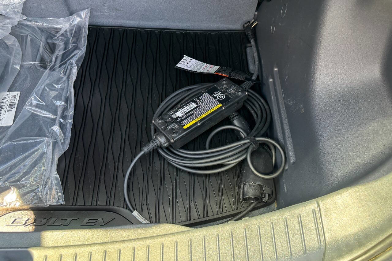 Used 2020 Chevrolet Bolt LT FWD image 19